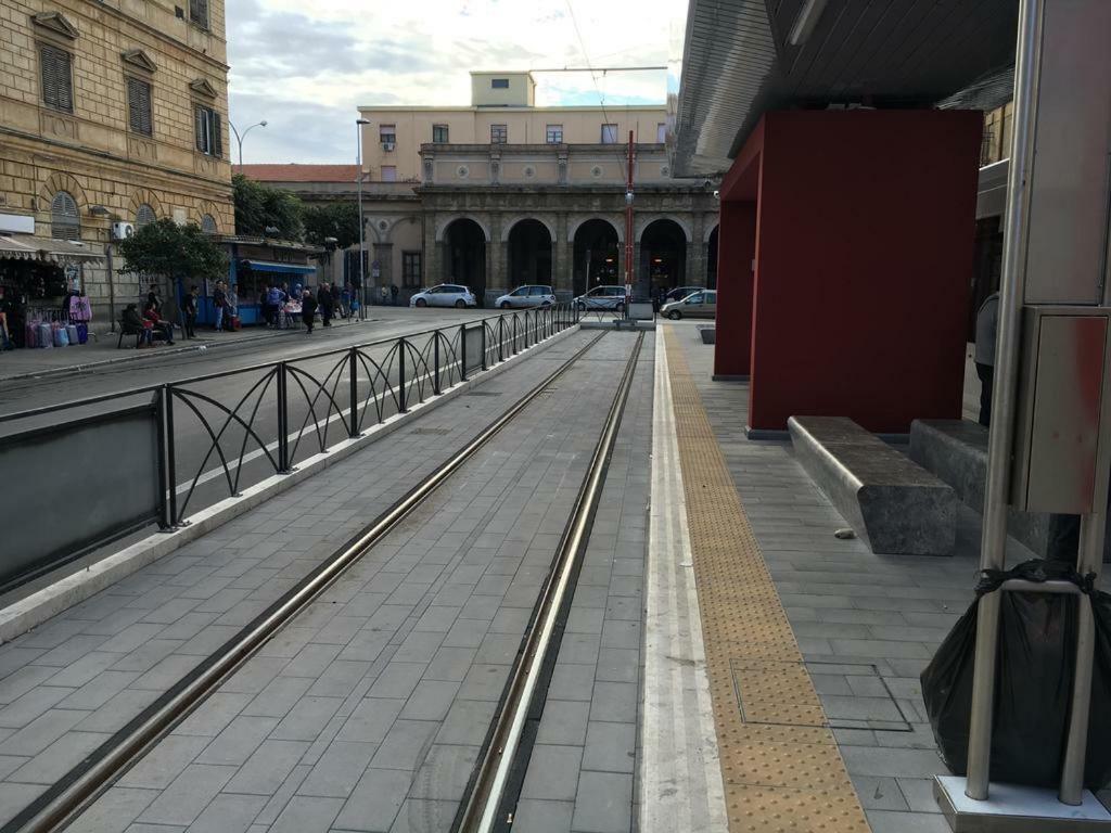 Terminal Bus Cairoli Panzió Palermo Kültér fotó